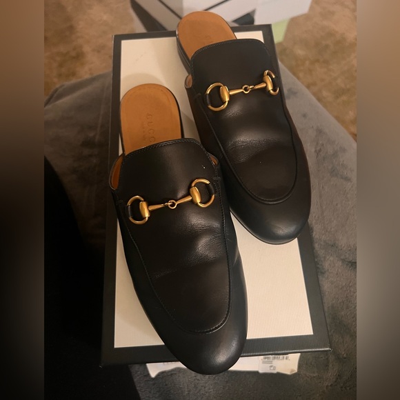 Gucci Mules -Worn
Size 36 - Picture 1 of 5